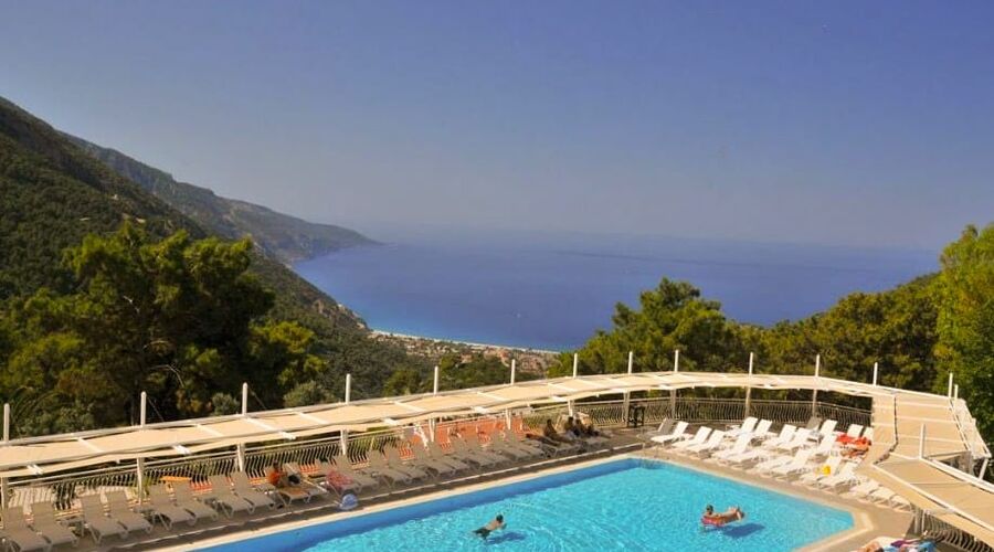 Nicholas Park Hotel  3*