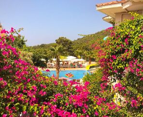 Nicholas Park Hotel  3*