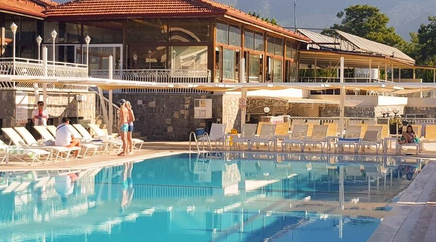 Nicholas Park Hotel  3*