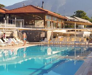 Nicholas Park Hotel  3*