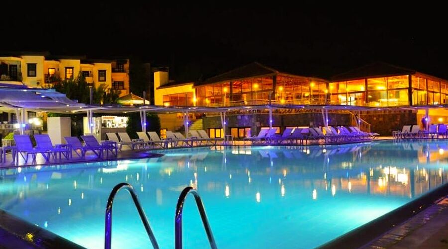 Nicholas Park Hotel  3*