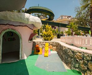Nicholas Park Hotel  3*