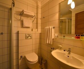 Nicholas Park Hotel  3*