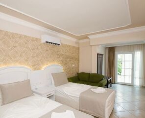 Nicholas Park Hotel  3*