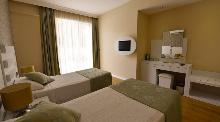 Sahra Su Holiday Village & Spa  4*