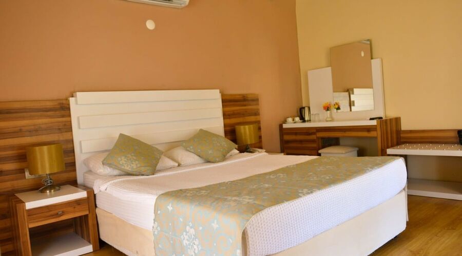 Sahra Su Holiday Village & Spa  4*