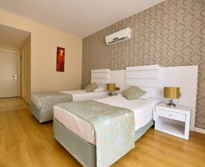 Sahra Su Holiday Village & Spa  4*