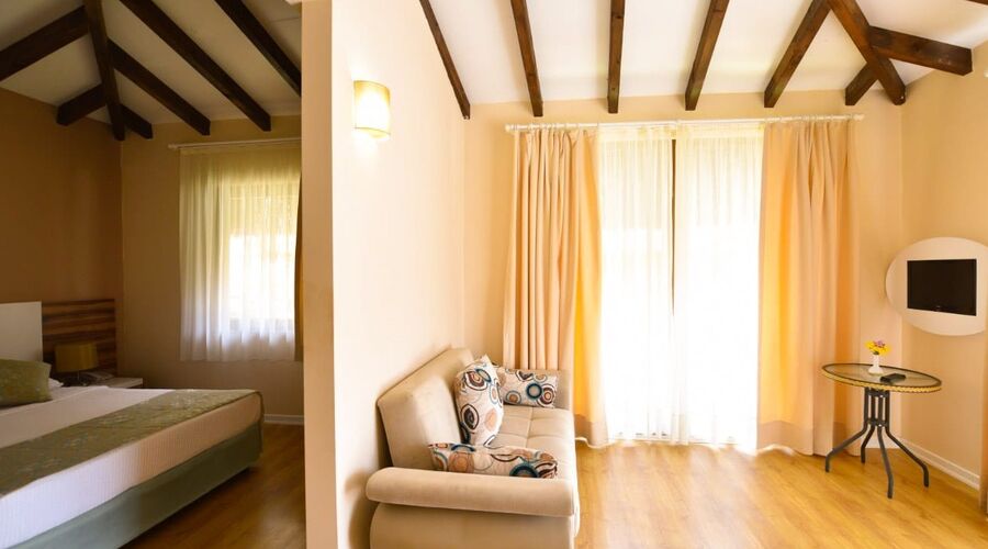 Sahra Su Holiday Village & Spa  4*