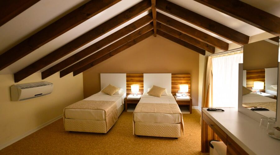 Sahra Su Holiday Village & Spa  4*