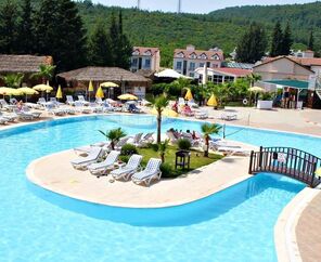 Sahra Su Holiday Village & Spa  4*