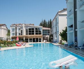 Sahra Su Holiday Village & Spa  4*