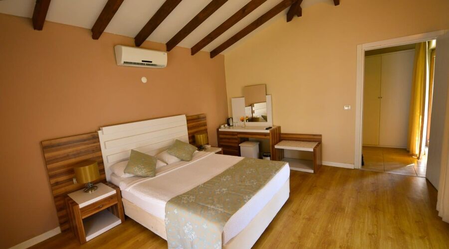 Sahra Su Holiday Village & Spa  4*