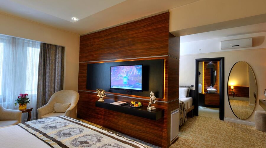 Madame Tadia Otel  3*