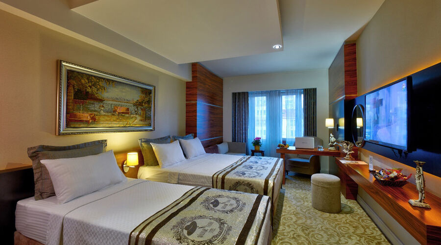 Madame Tadia Otel  3*