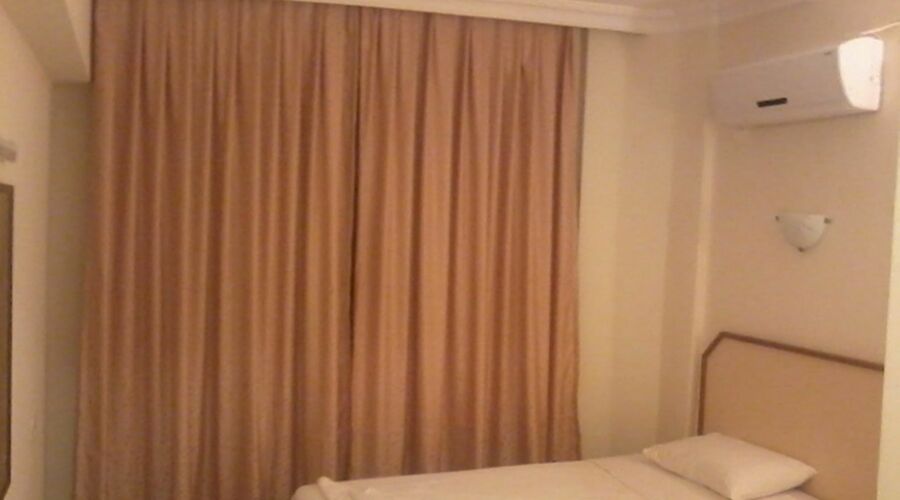 Unver Hotel    2*