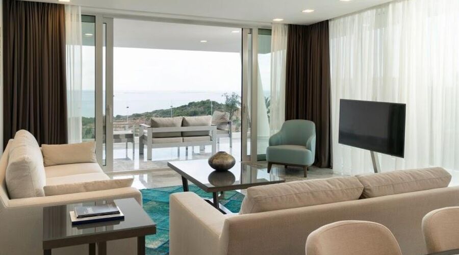 Le Meridien Bodrum Beach Resort  5*