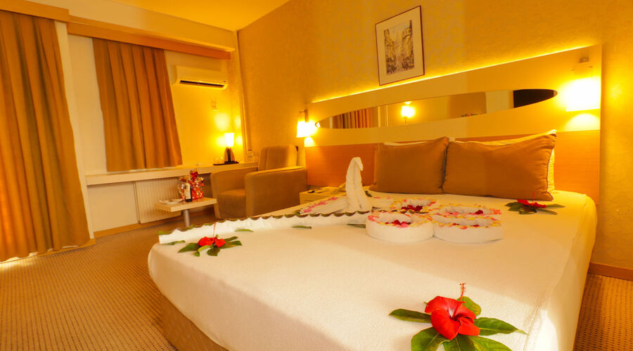 Lycus River Termal Otel 5*