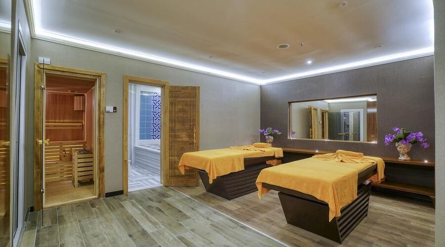 Grand Park Lara  4*