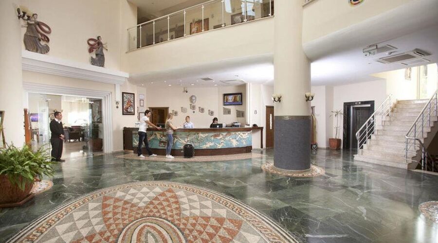 Lidya Sardes Termal Hotel Spa 4*