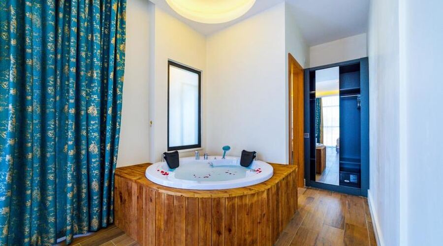 Algora Halal Hotel 5*