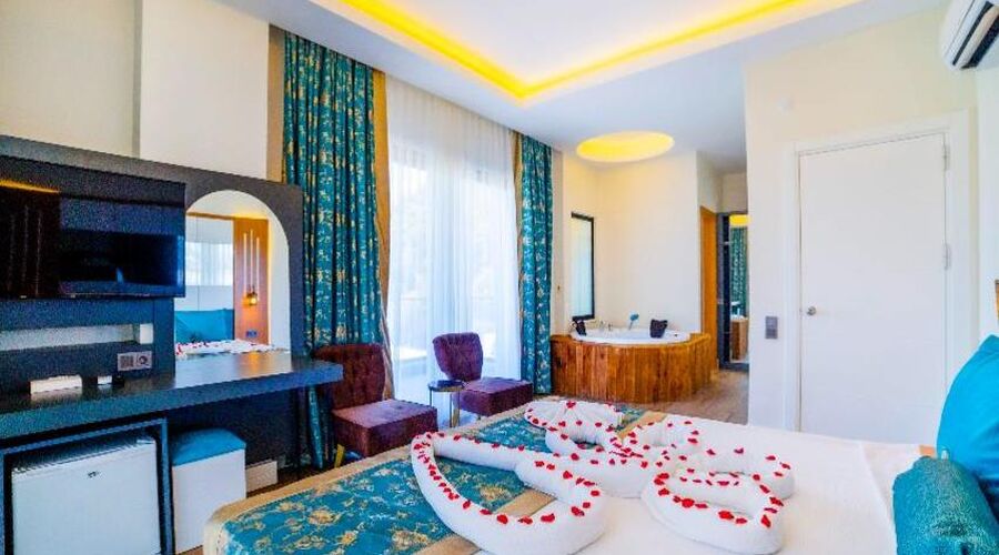 Algora Halal Hotel 5*