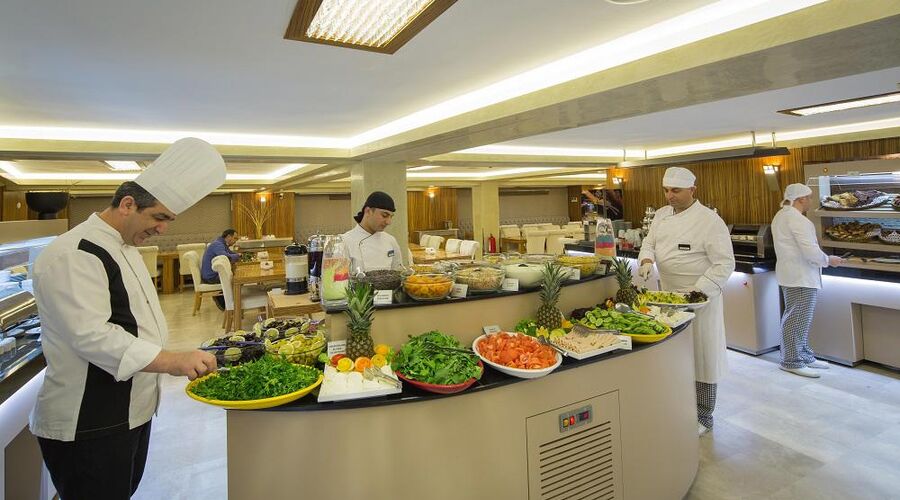 Orka Royal Hotel & SPA 4*