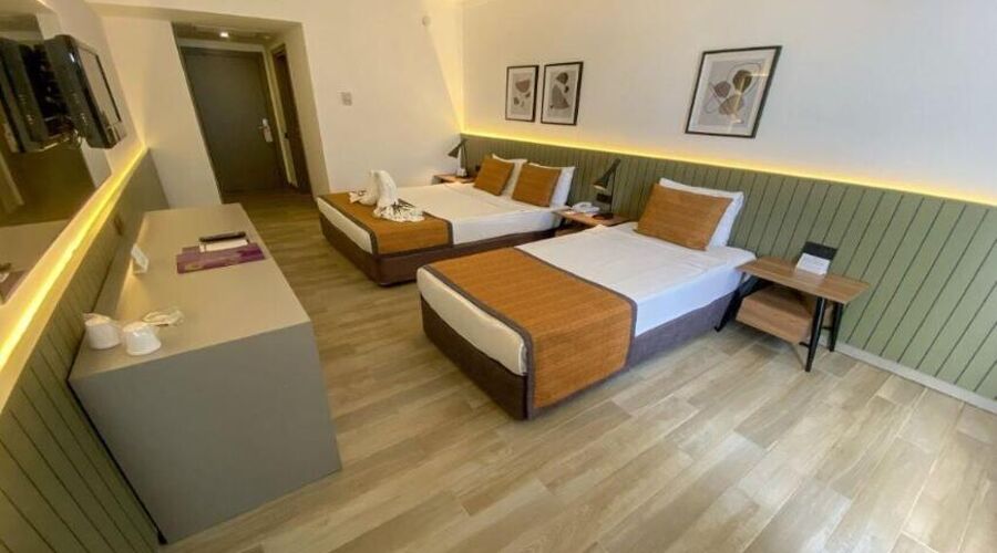 Queens Park Göynük 5*