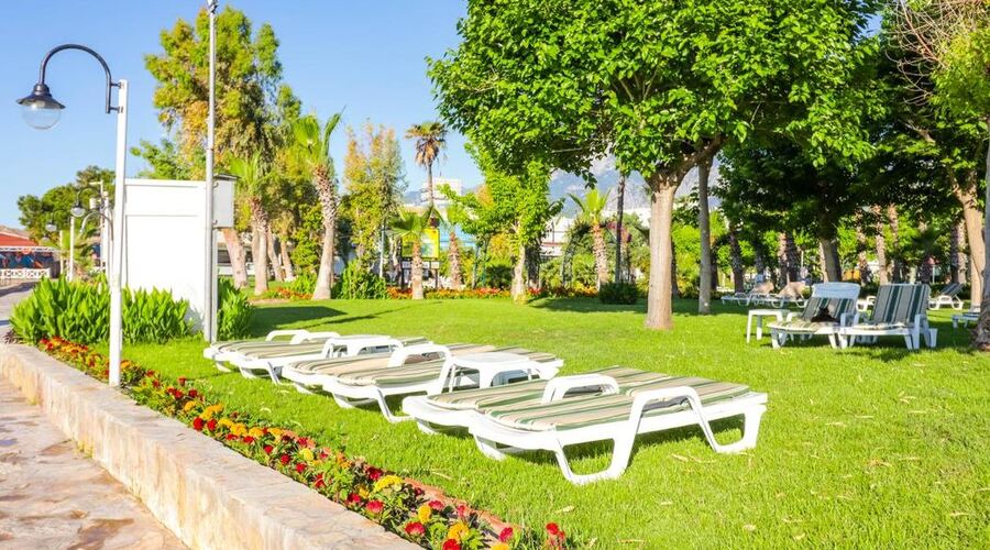 Queens Park Le Jardin 5*