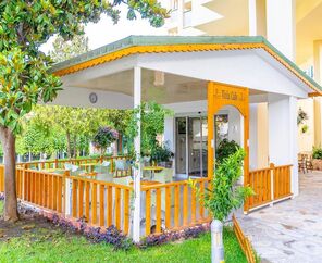 Queens Park Le Jardin 5*