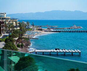 Dragut Point North Hotel  3*