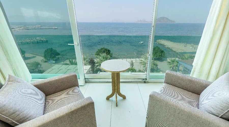 Dragut Point North Hotel  3*