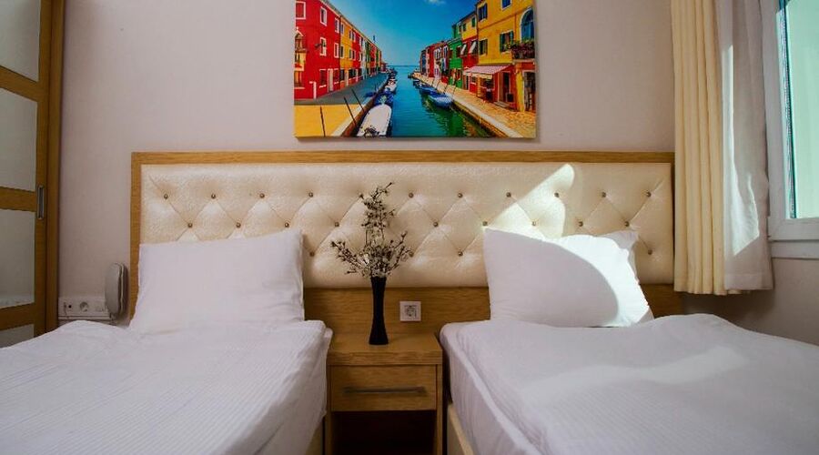 Dragut Point North Hotel  3*