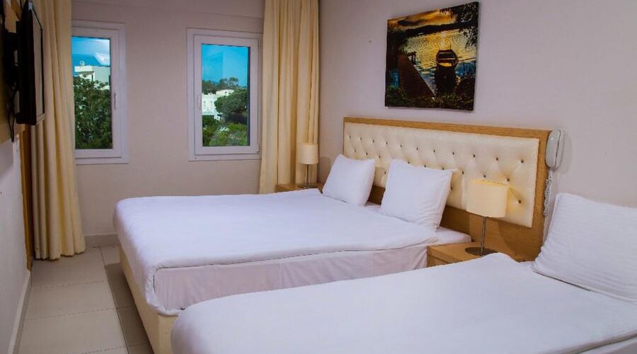 Dragut Point North Hotel  3*