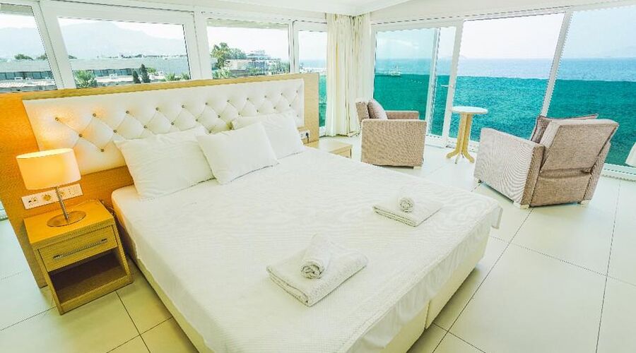 Dragut Point North Hotel  3*