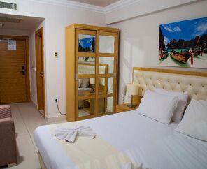 Dragut Point North Hotel  3*