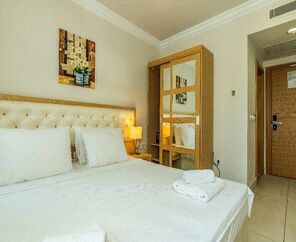 Dragut Point North Hotel  3*
