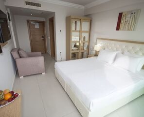 Dragut Point North Hotel  3*
