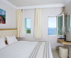 Dragut Point North Hotel  3*