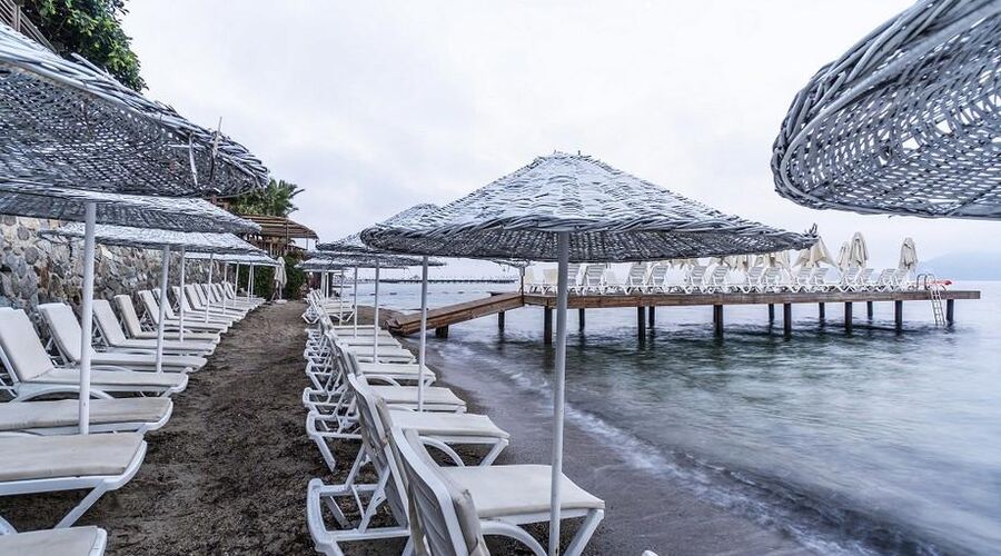 Dragut Point North Hotel  3*