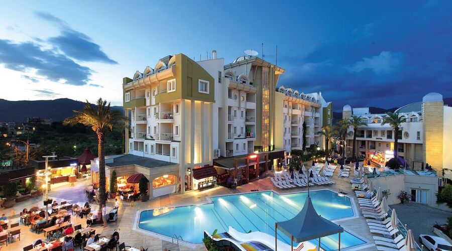 Grand Cettia Hotel 5*