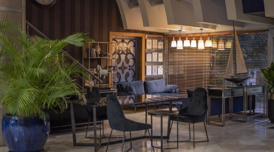 Grand Cettia Hotel 5*