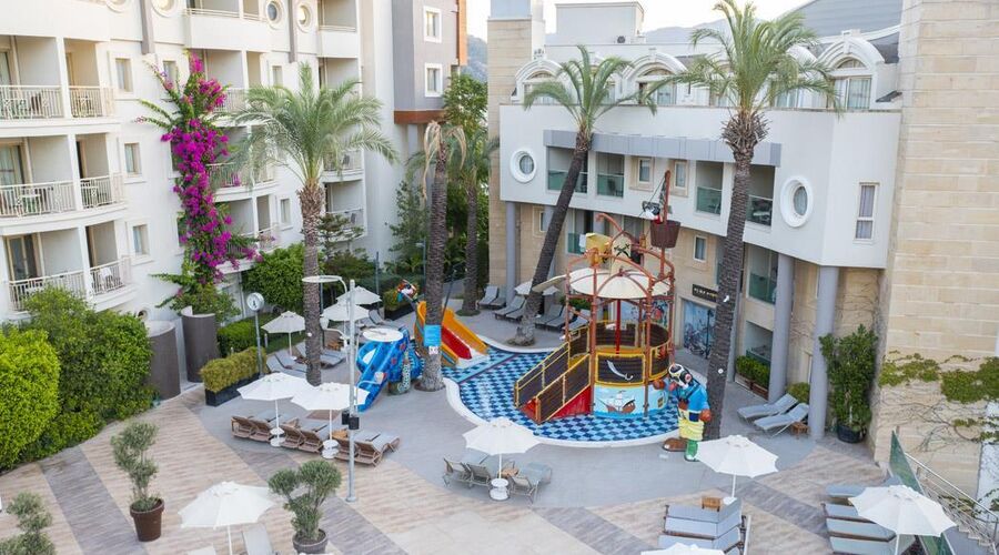 Grand Cettia Hotel 5*