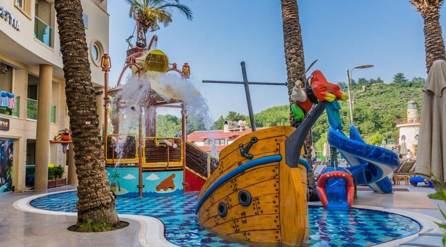 Grand Cettia Hotel 5*