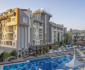 Grand Cettia Hotel 5*
