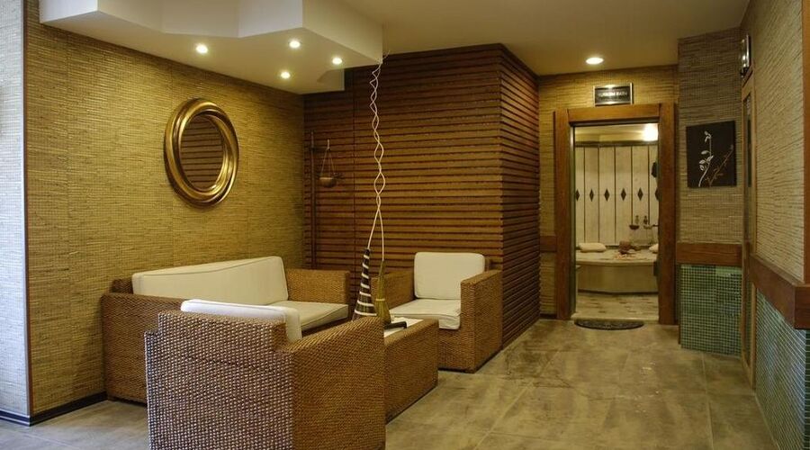 Grand Cettia Hotel 5*