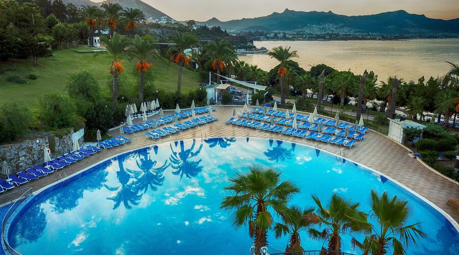 Yasmin Bodrum Resort 5*