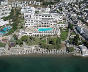 Azka Hotel  5*
