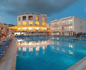 Bodrum Beach Resort  4*