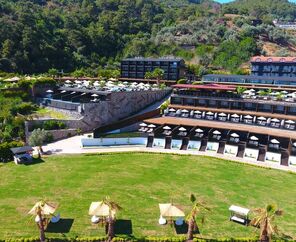 Manaspark Deluxe Hotel 5*