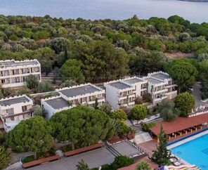 Pigale Beach Resort   3*